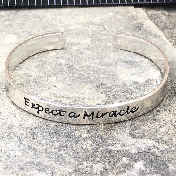 🌼 Expect A Miracle Thin Silver Cuff Bracelet - Picture 2 of 3